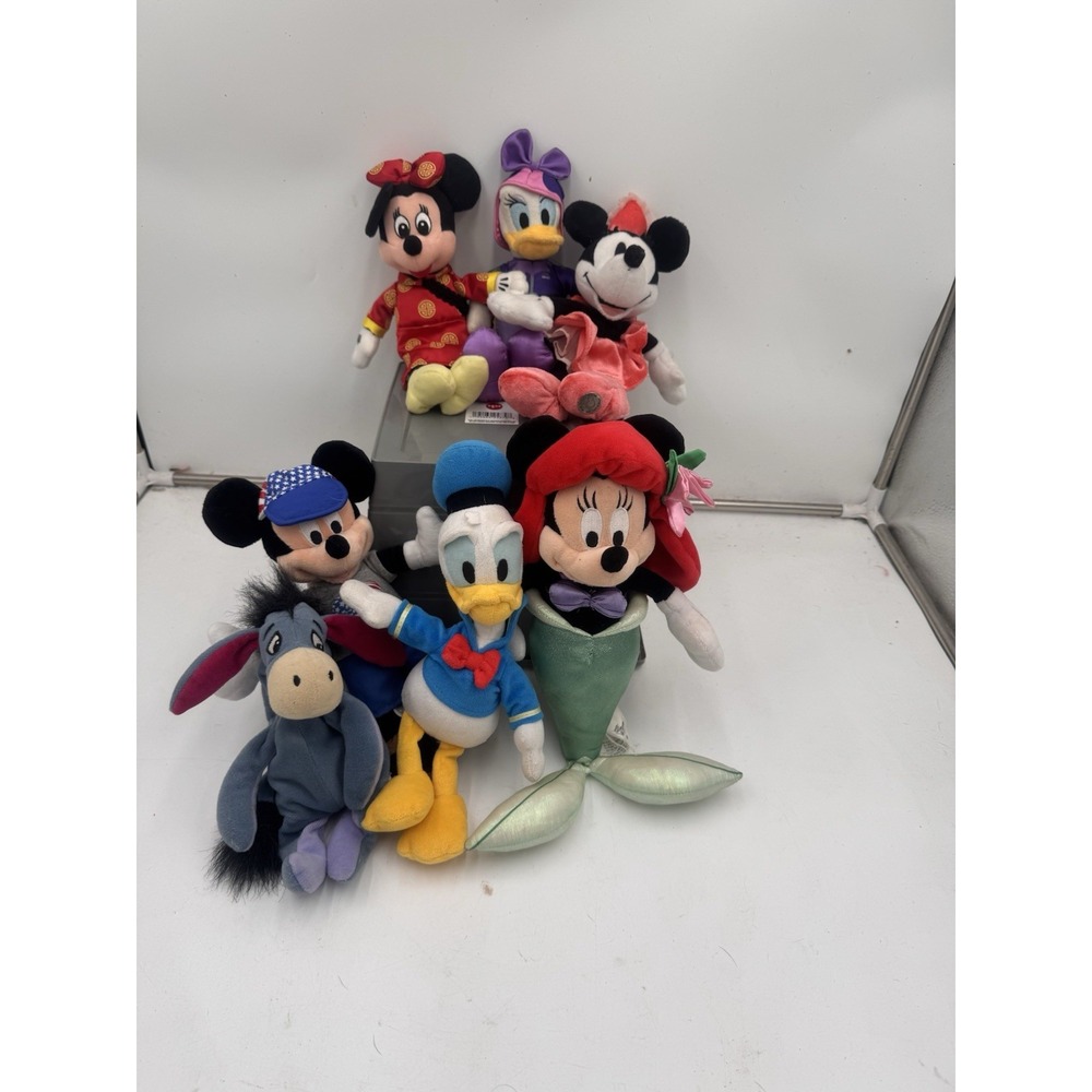 Disney Parks Plush Stuffed Characters Lot of 7 Mickey Minnie 3 Daisy Donald Duck